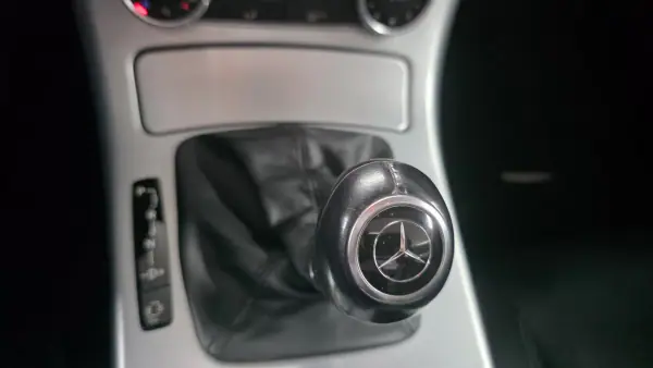 Mercedes-Benz SLK 250 2014 - 25990 EUR, 95000 km - AUTO.MOTO.pt - 95000km - foto 24 de 56