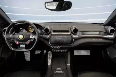 Ferrari GTC4 Lusso 2017 - 260000 EUR, 44017 km - AUTO.MOTO.pt - 44017km - foto 6 de 22