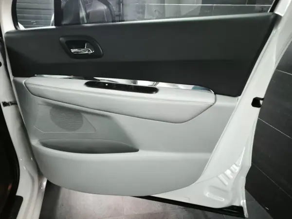 Peugeot 5008 2013 - 10950 EUR, 159800 km - AUTO.MOTO.pt - 159800km - foto 40 de 62