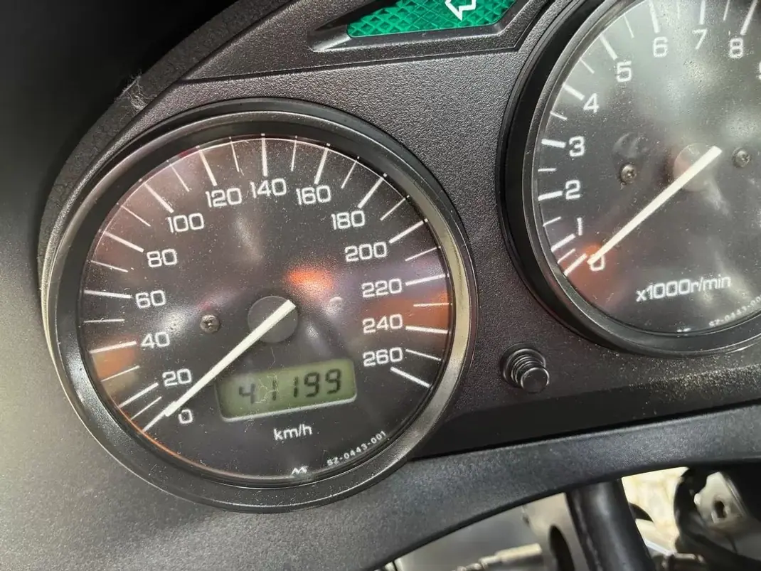 Suzuki GSX 1250FA 2000 - 1900 EUR, 41199 km - AUTO.MOTO.pt - 41199km - foto 17 de 18