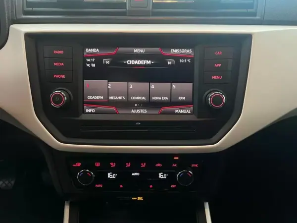 SEAT Arona 2020 - 15490 EUR, 59460 km - AUTO.MOTO.pt - 59460km - foto 28 de 39