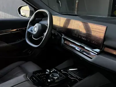 BMW 530e 2025 - 57990 EUR, 22000 km - AUTO.MOTO.pt - 22000km - foto 37 de 37