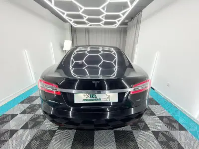 Tesla Model S 2018 - 23500 EUR, 183000 km - AUTO.MOTO.pt - 183000km - foto 6 de 21