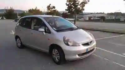 Honda Jazz 2002 - 2900 EUR, 350000 km - foto 1 de 6