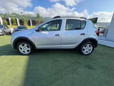Dacia Sandero 2016 - 11490 EUR, 116835 km - AUTO.MOTO.pt - 116835km - foto 7 de 13