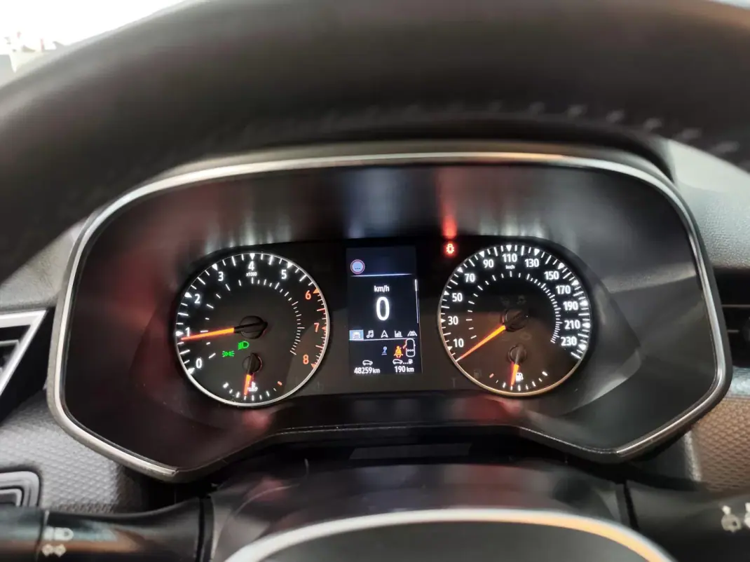 Renault Clio 2021 - 13450 EUR, 48000 km - AUTO.MOTO.pt - 48000km - foto 17 de 17