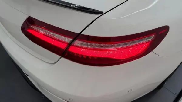 Mercedes-Benz E 220 2018 - 41990 EUR, 92427 km - AUTO.MOTO.pt - 92427km - foto 9 de 34