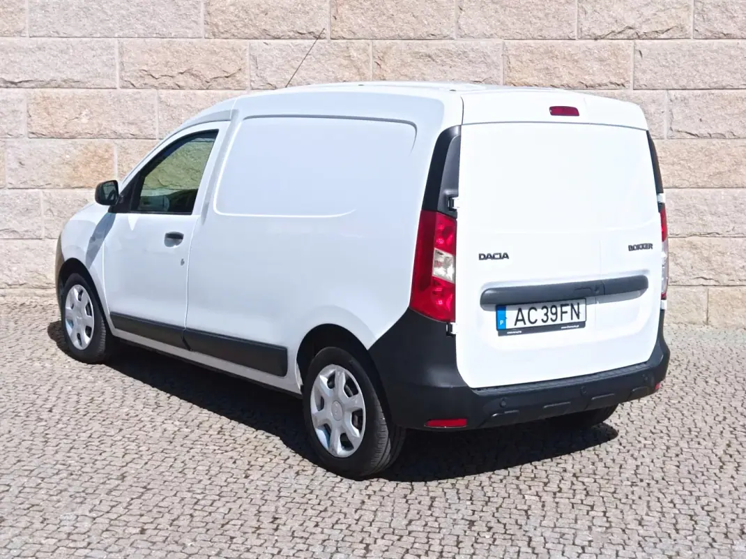 Dacia Dokker 2020 - 11790 EUR, 121000 km - AUTO.MOTO.pt - 121000km - foto 2 de 12
