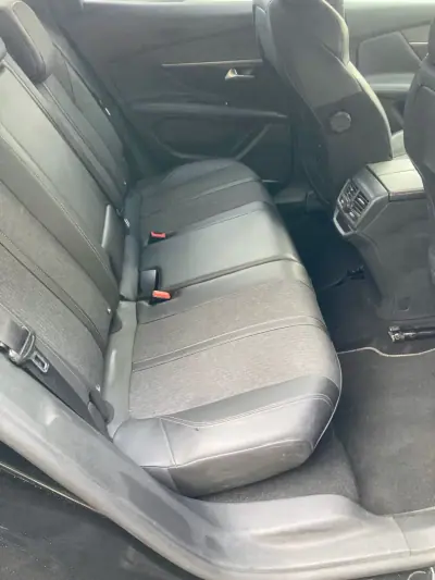 Peugeot 3008 2018 - 23900 EUR, 69800 km - AUTO.MOTO.pt - 69800km - foto 17 de 20