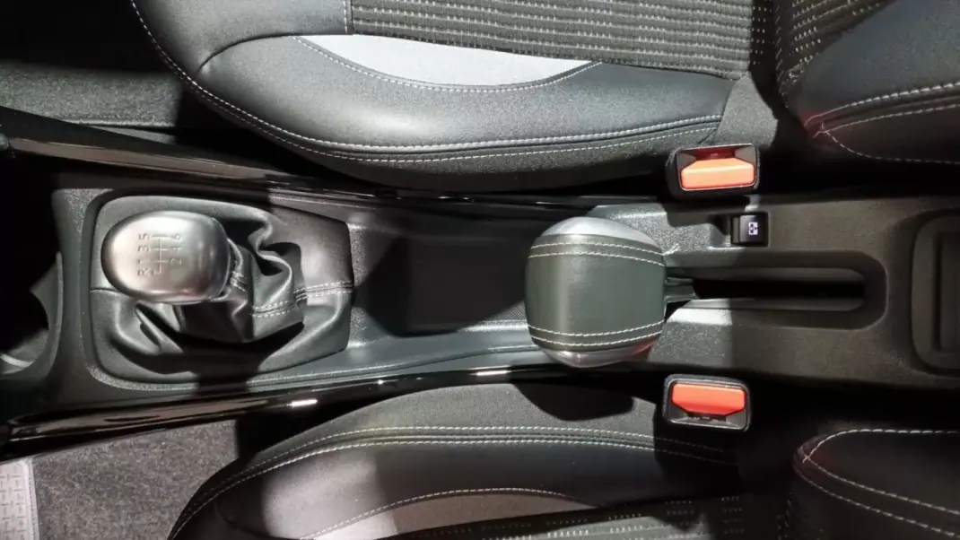 Peugeot 2008 2016 - 13750 EUR, 44423 km - AUTO.MOTO.pt - 44423km - foto 38 de 58