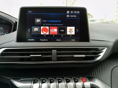 Peugeot 3008 2018 - 15990 EUR, 200391 km - AUTO.MOTO.pt - 200391km - foto 20 de 25