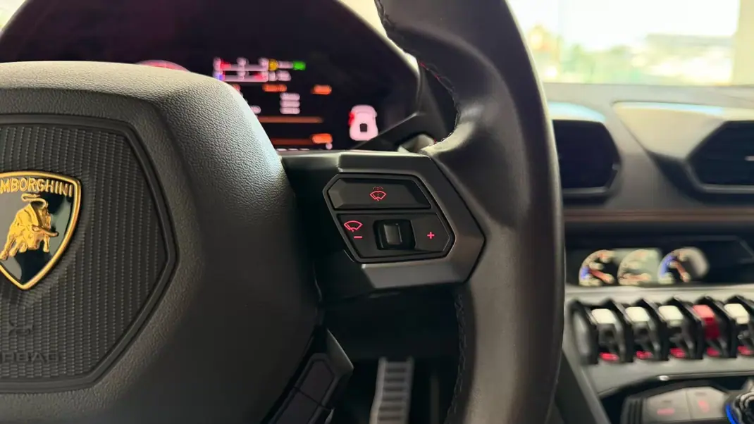 Lamborghini Huracán 2015 - 229990 EUR, 107545 km - 107545km - foto 18 de 29
