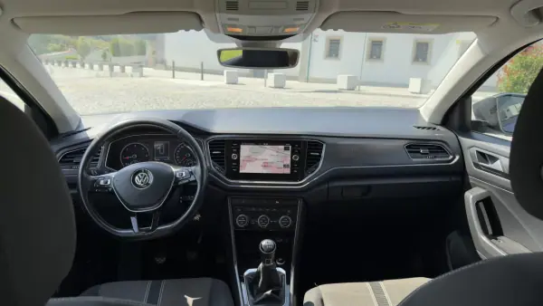 Volkswagen T-Roc 2019 - 16000 EUR, 195000 km - AUTO.MOTO.pt - 195000km - foto 20 de 26