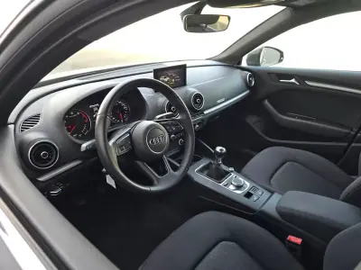 Audi A3 Sportback 2019 - 17500 EUR, 81000 km - AUTO.MOTO.pt - 81000km - foto 14 de 33