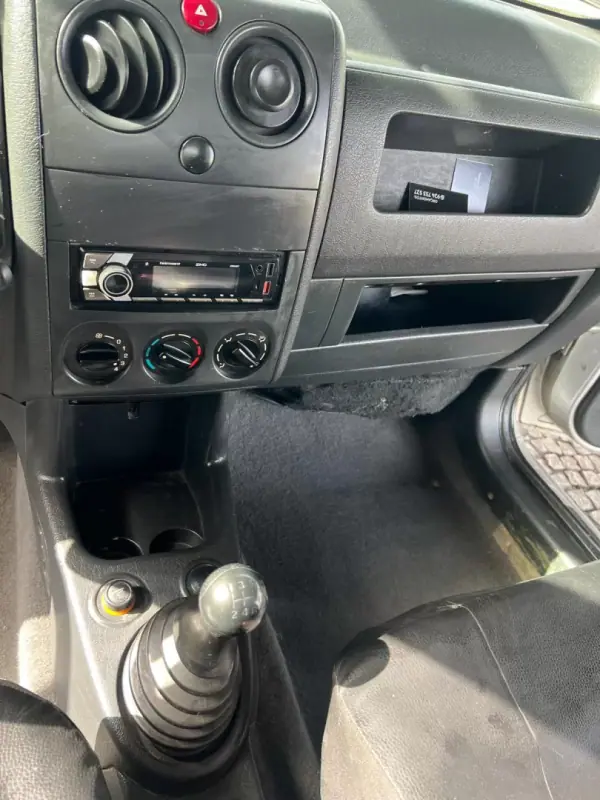 Citroën Berlingo 2003 - 2500 EUR, 375000 km - AUTO.MOTO.pt - 375000km - foto 10 de 13