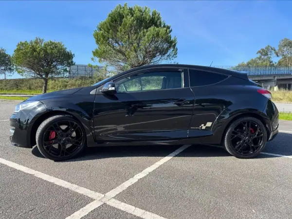 Renault Mégane Coupe 2014 - 23950 EUR, 98000 km - AUTO.MOTO.pt - 98000km - foto 6 de 10