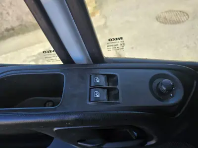 Iveco Daily 2017 - 15999 EUR, 242000 km - foto 6 de 13