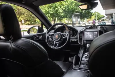 Porsche Cayenne 2016 - 42900 EUR, 139769 km - AUTO.MOTO.pt - 139769km - foto 39 de 49