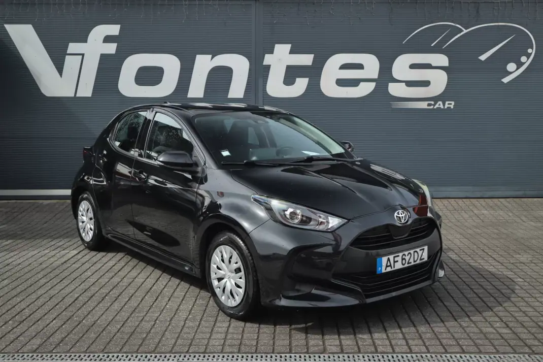 Toyota Yaris 2021 - 16880 EUR, 74620 km - AUTO.MOTO.pt - 74620km - foto 1 de 17