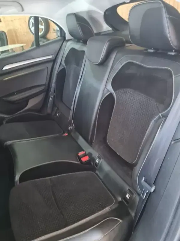 Renault Mégane 2016 - 13600 EUR, 152000 km - AUTO.MOTO.pt - 152000km - foto 20 de 21