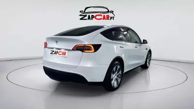 Tesla Model Y 2023 — foto 5 de 16