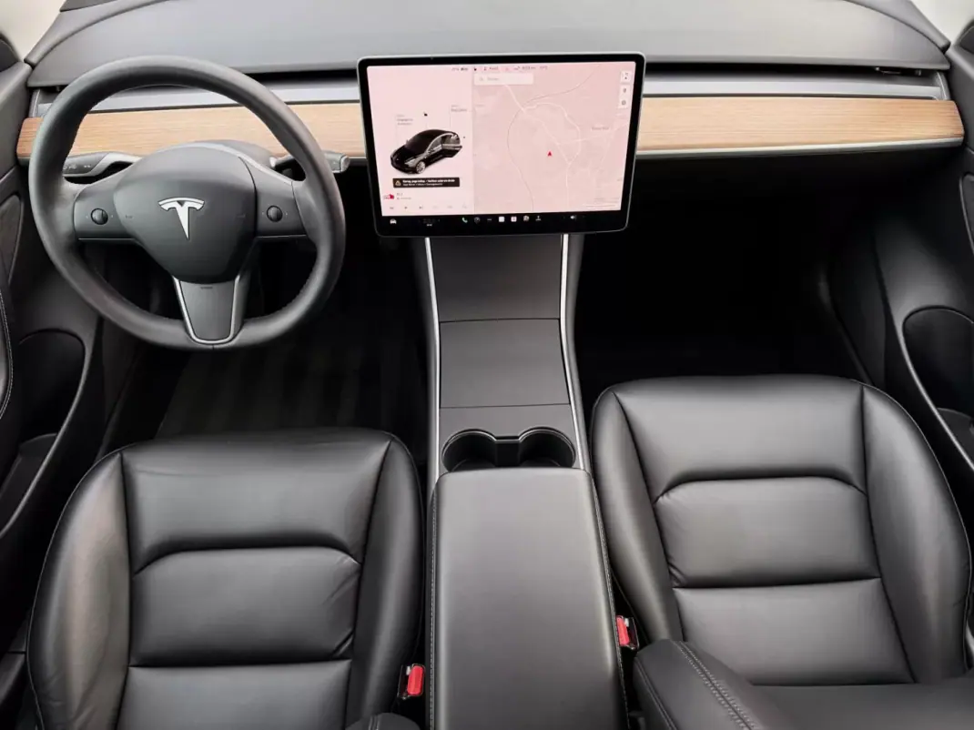 Tesla Model 3 2020 - 21500 EUR, 106000 km - AUTO.MOTO.pt - 106000km - foto 6 de 18