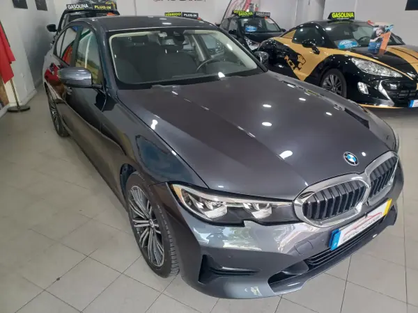 BMW 330 2021 - 27890 EUR, 51862 km - AUTO.MOTO.pt - 51862km - foto 11 de 37
