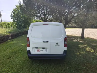 Peugeot PARTNER GIRAFON 2021 - 12900 EUR, 104300 km - AUTO.MOTO.pt - 104300km - foto 11 de 31