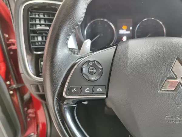 Mitsubishi Outlander 2021 - 18900 EUR, 141000 km - AUTO.MOTO.pt - 141000km - foto 29 de 37