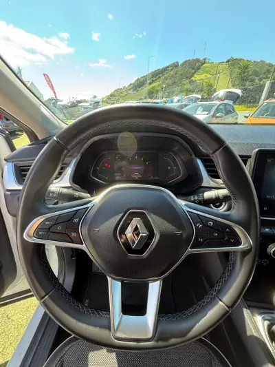 Renault Captur 2023 - 21990 EUR, 12544 km - AUTO.MOTO.pt - 12544km - foto 10 de 14