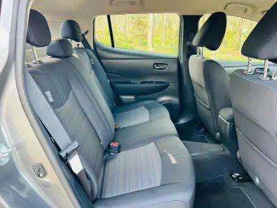 Nissan Leaf 2019 - 14750 EUR, 56425 km - AUTO.MOTO.pt - 56425km - foto 24 de 40