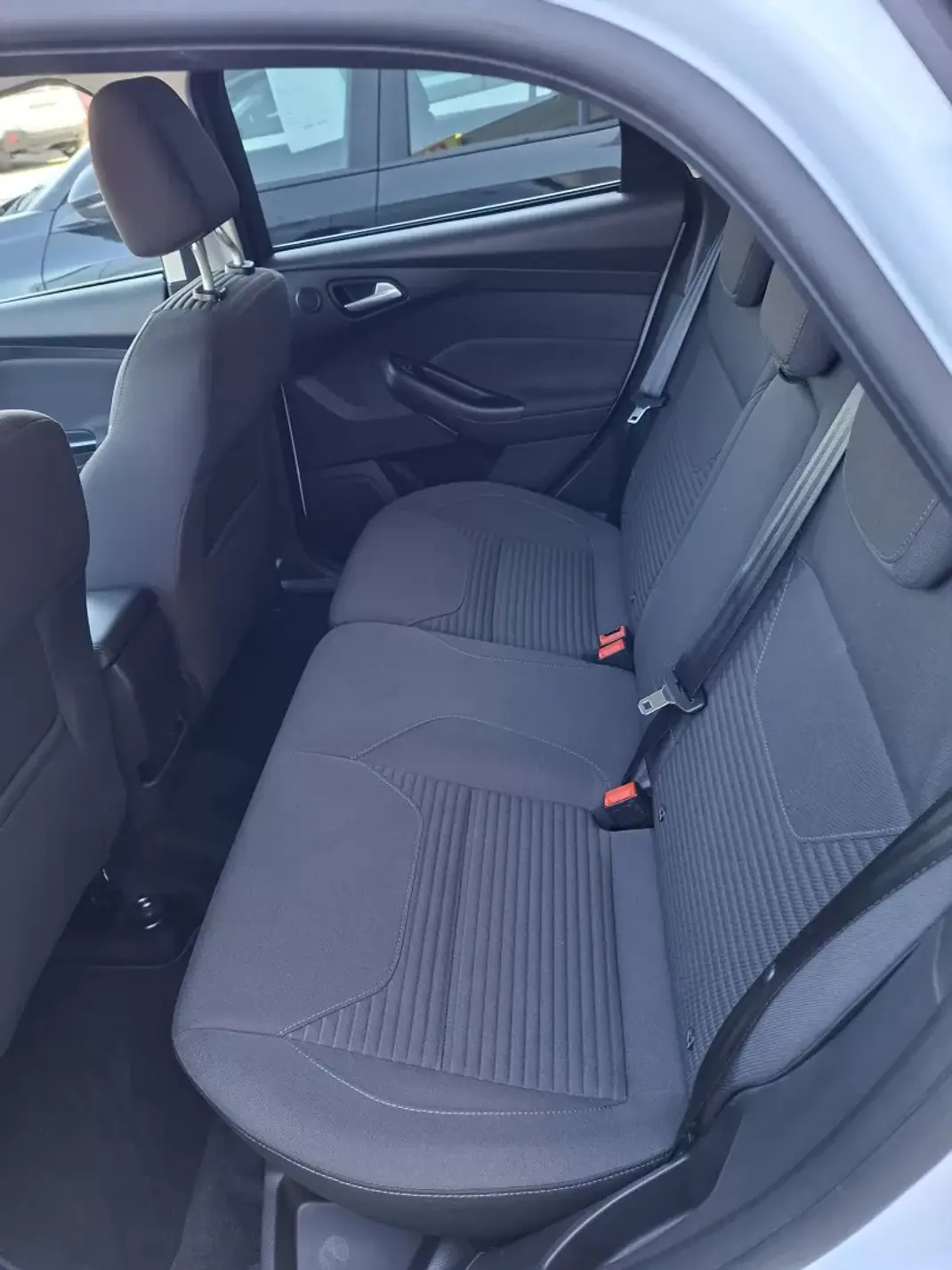 Ford Focus 2017 - 11500 EUR, 55000 km - AUTO.MOTO.pt - 55000km - foto 15 de 32
