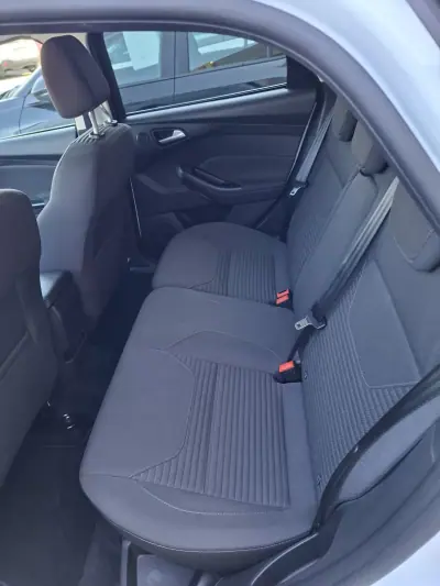 Ford Focus 2017 - 11500 EUR, 55000 km - AUTO.MOTO.pt - 55000km - foto 15 de 32