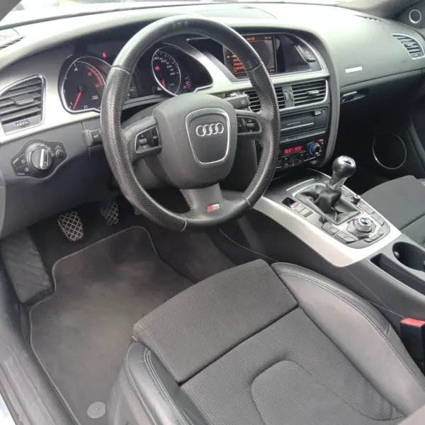 Audi A5 Sportback 2011 - 17500 EUR, 120459 km - AUTO.MOTO.pt - 120459km - foto 25 de 31