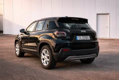 Jeep Avenger 2025 - 27490 EUR, 17121 km - 17121km - foto 3 de 9