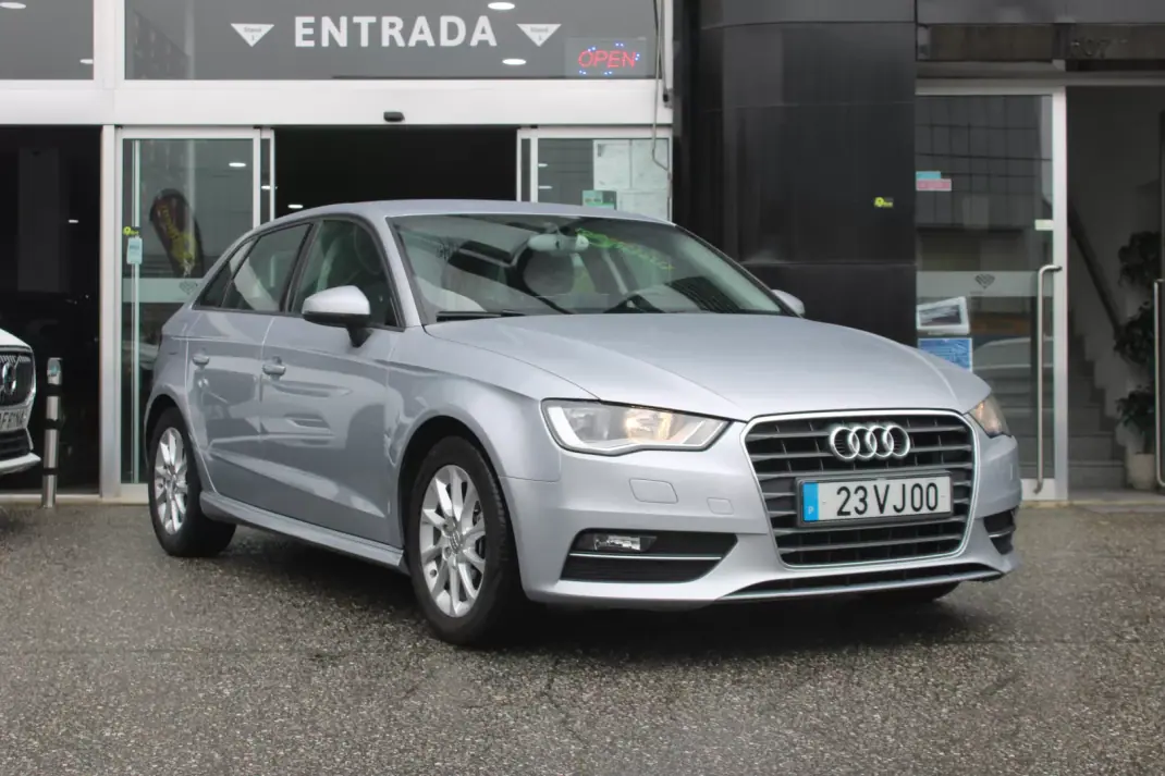Audi A3 Sportback 2014 - 10900 EUR, 183539 km - AUTO.MOTO.pt - 183539km - foto 1 de 19