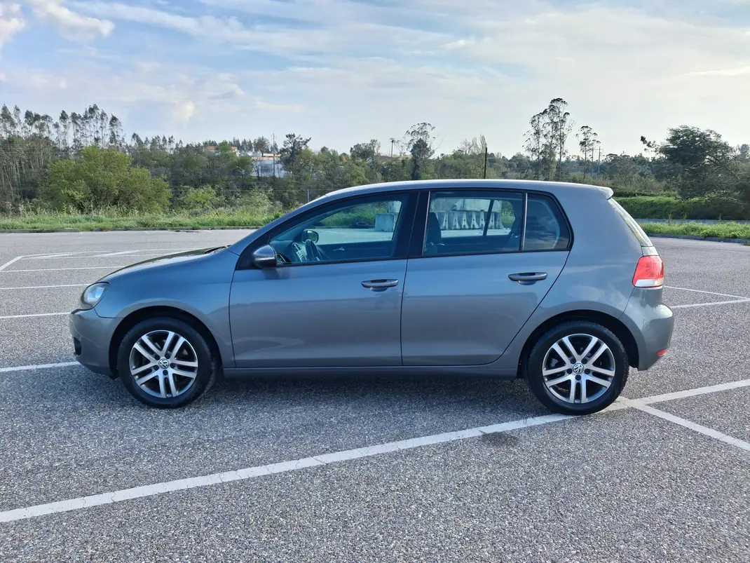 Volkswagen Golf 2010 - 6999 EUR, 195500 km - AUTO.MOTO.pt - 195500km - foto 2 de 20