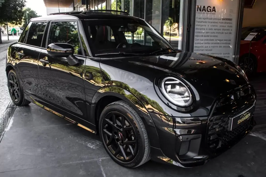 MINI 5 Portas 2025 - 38990 EUR, 18718 km - 18718km - foto 6 de 48