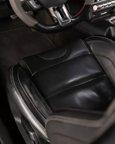 Ford Mustang 2016 - 47950 EUR, 107000 km - AUTO.MOTO.pt - 107000km - foto 18 de 25