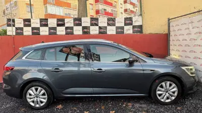 Renault Mégane Sport Tourer 2021 - 14900 EUR, 104000 km - AUTO.MOTO.pt - 104000km - foto 7 de 12