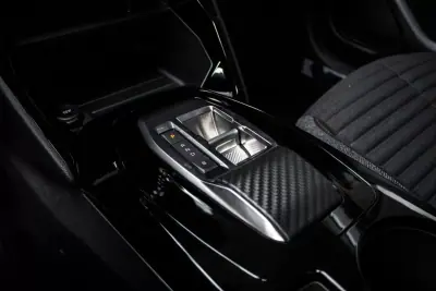 Peugeot e-208 2023 - 17800 EUR, 18457 km - AUTO.MOTO.pt - 18457km - foto 21 de 41