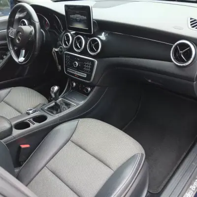 Mercedes-Benz CLA 180 2017 - 18500 EUR, 182678 km - AUTO.MOTO.pt - 182678km - foto 23 de 23