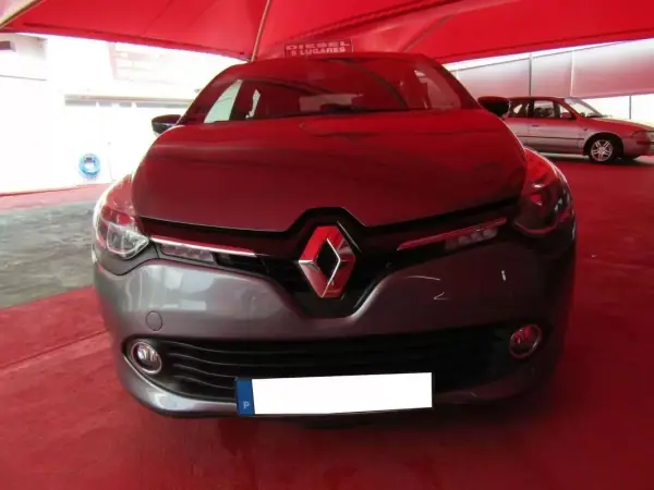 Renault Clio 2015 — foto 2 de 10