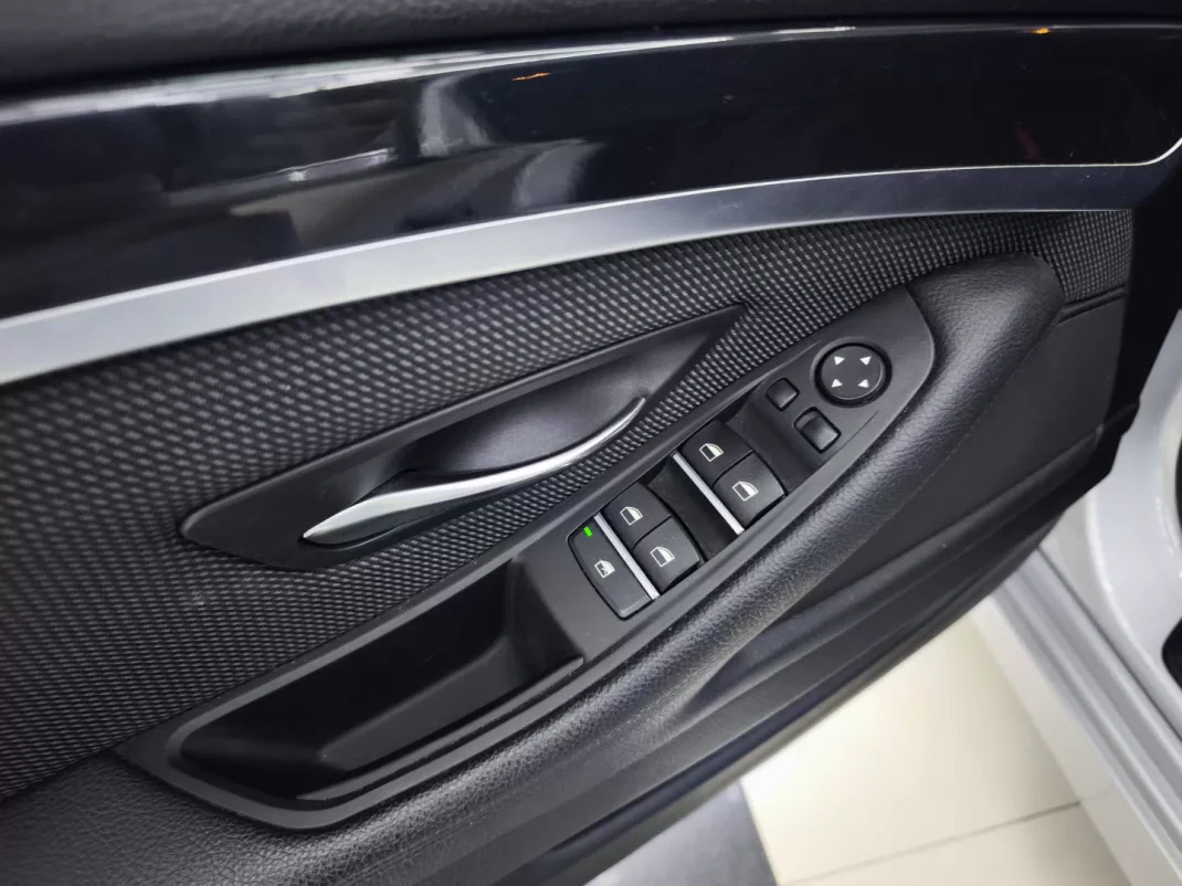 BMW 520 2015 - 19950 EUR, 244033 km - AUTO.MOTO.pt - 244033km - foto 23 de 46