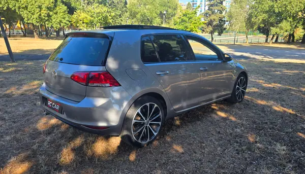 Volkswagen Golf 2013 - 14000 EUR, 141000 km - AUTO.MOTO.pt - 141000km - foto 5 de 12