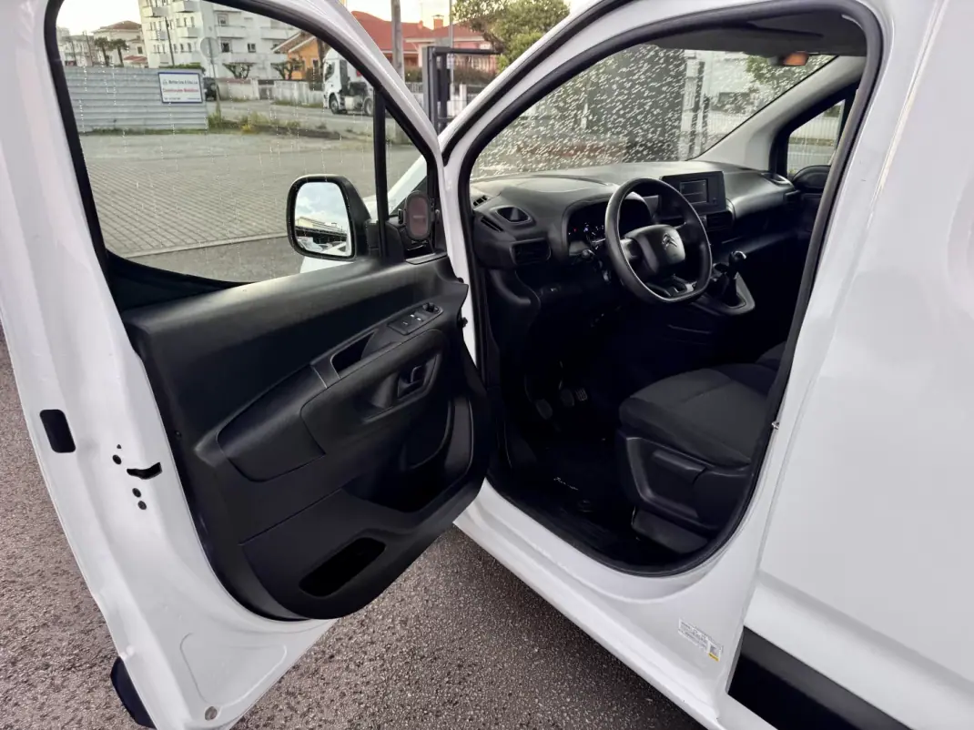 Citroën 2021 - 16500 EUR, 52000 km - AUTO.MOTO.pt - 52000km - foto 10 de 21