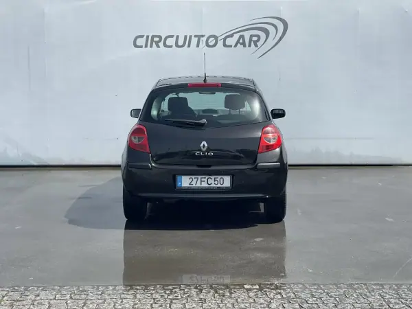 Renault Clio 2008 - 3500 EUR, 376787 km - AUTO.MOTO.pt - 376787km - foto 9 de 21
