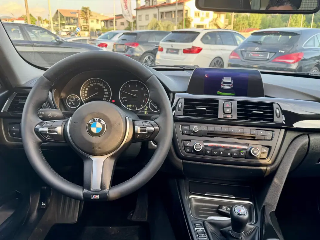 BMW 318 2014 - 10999 EUR, 270000 km - AUTO.MOTO.pt - 270000km - foto 8 de 24