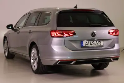 Volkswagen Passat Variant 2021 - 25990 EUR, 70682 km - AUTO.MOTO.pt - 70682km - foto 14 de 53