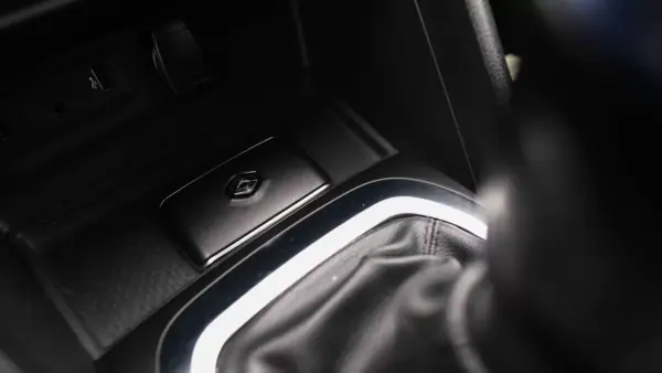 Renault Mégane Sport Tourer 2019 - 16300 EUR, 123000 km - AUTO.MOTO.pt - 123000km - foto 30 de 30